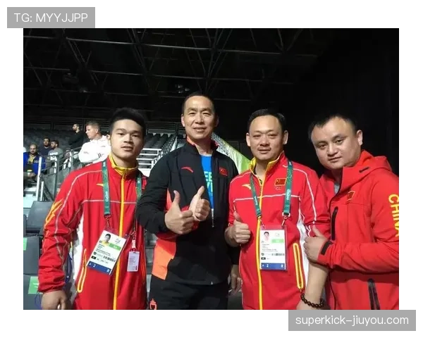 石智勇训练完吃五碗饭,教练说他饭量快赶上举重台了 石智勇训练完吃五碗饭,教练说他饭量快赶上举重台了